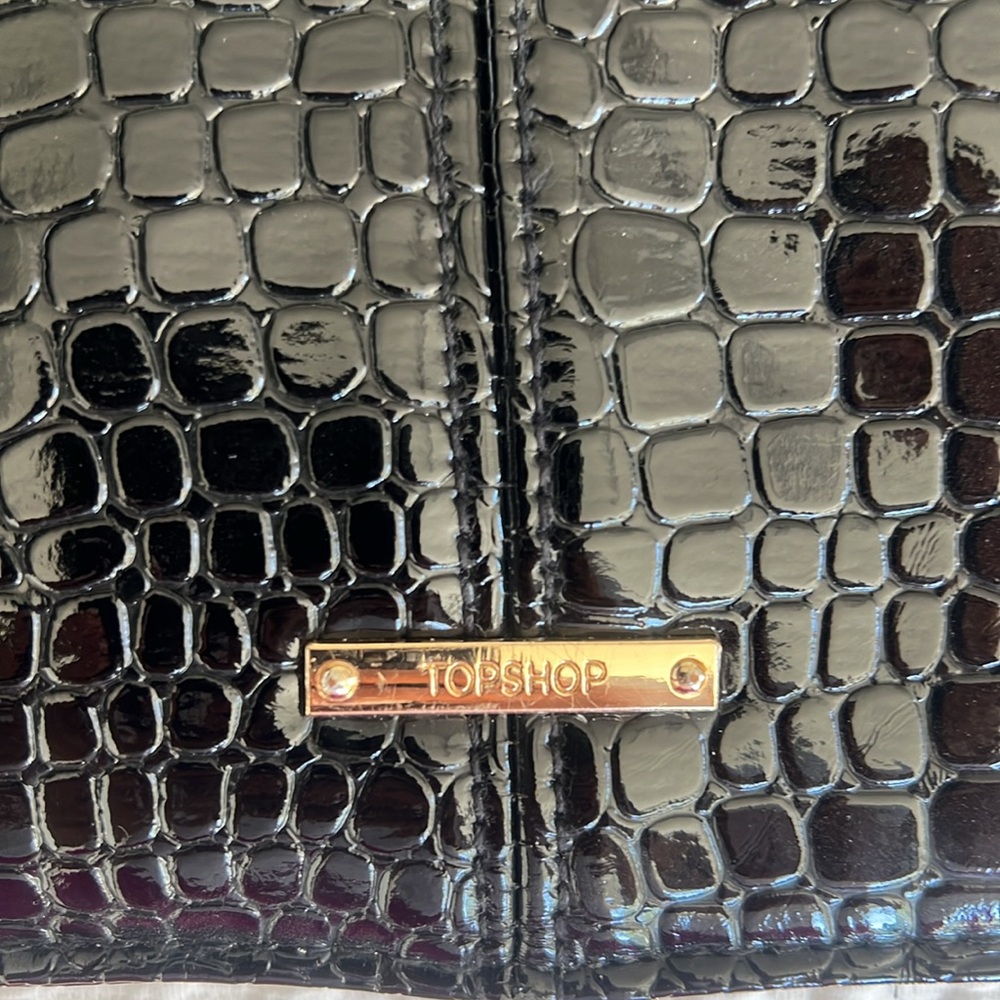 Topshop black crocodile embossed clutch - Picture 3 of 11